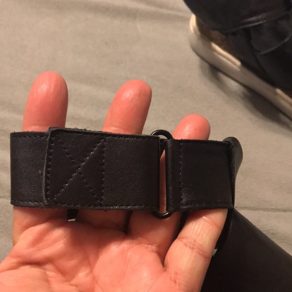 A7EIJĒ black thong sandals - Picture 5 of 7